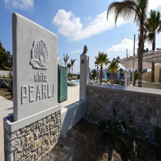 White Pearls Luxury Suites