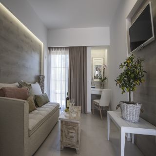 White Pearls Luxury Suites